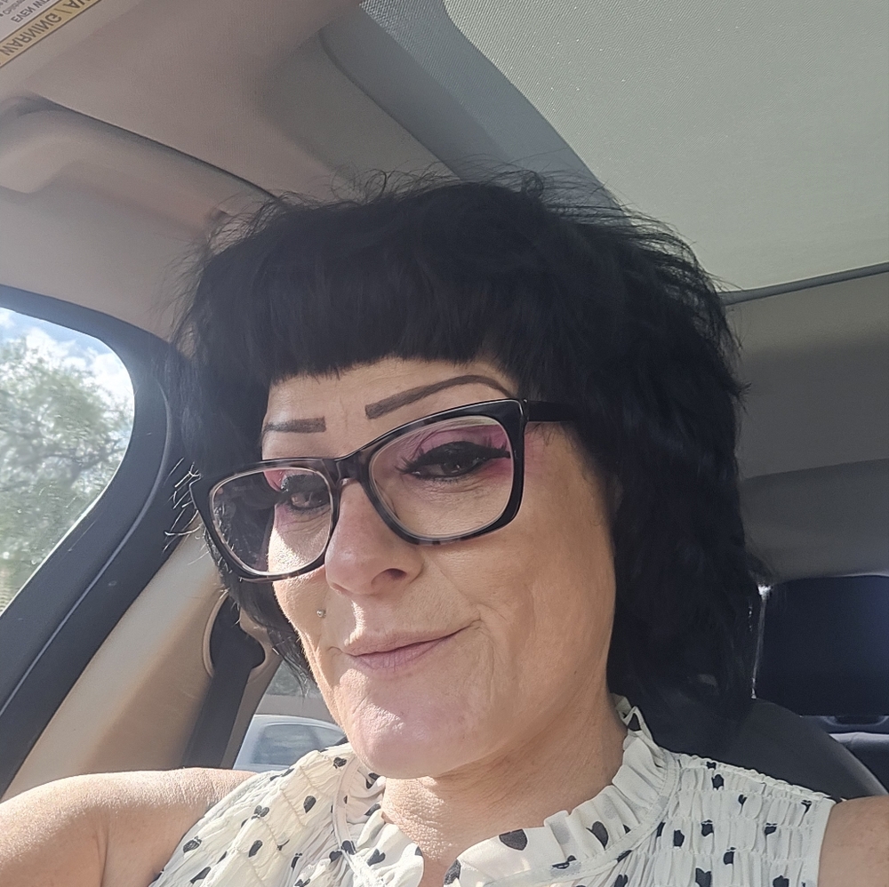 Meet your Posher, Michele